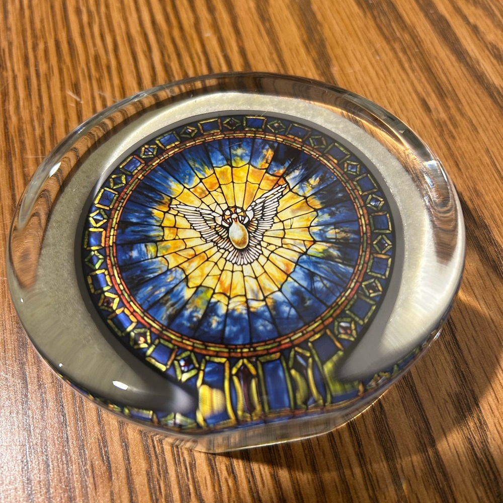 Holy Spirit Glass Paperweight Round Shaped Felt Bottom As Is Up Or Down - Picture 1 of 9